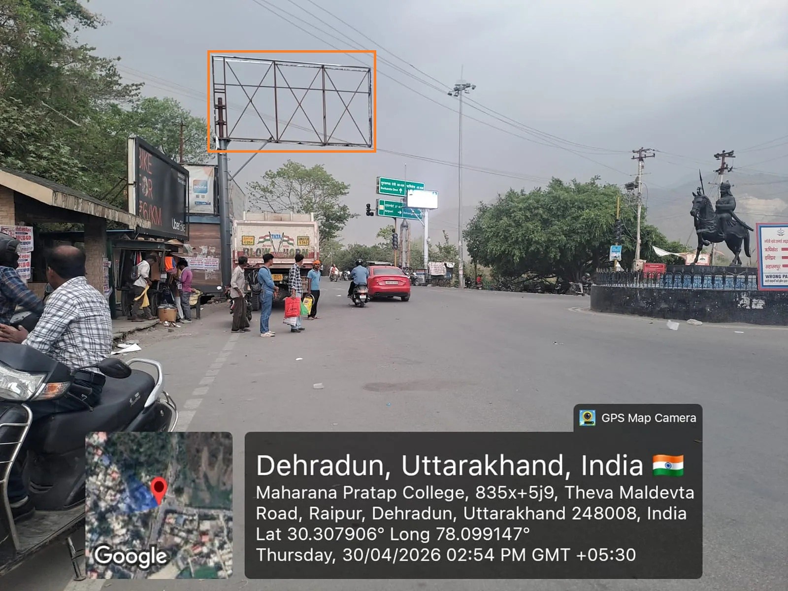 Unipole in Raipur Road, Dehradun